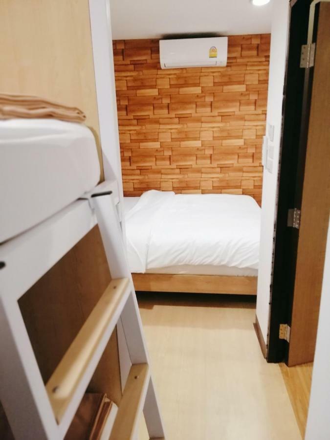 화이트 하우스 호스텔 방콕 외부 사진